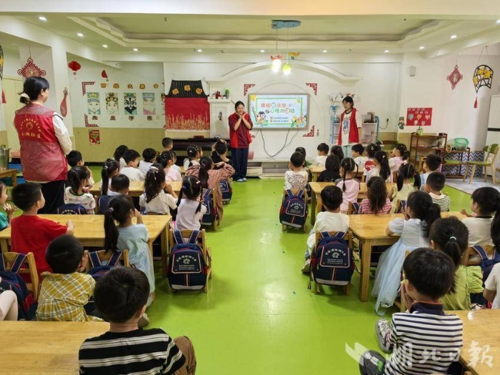 “情绪魔法师”进幼儿园 为童心装上“心理加油站”(1).docx
