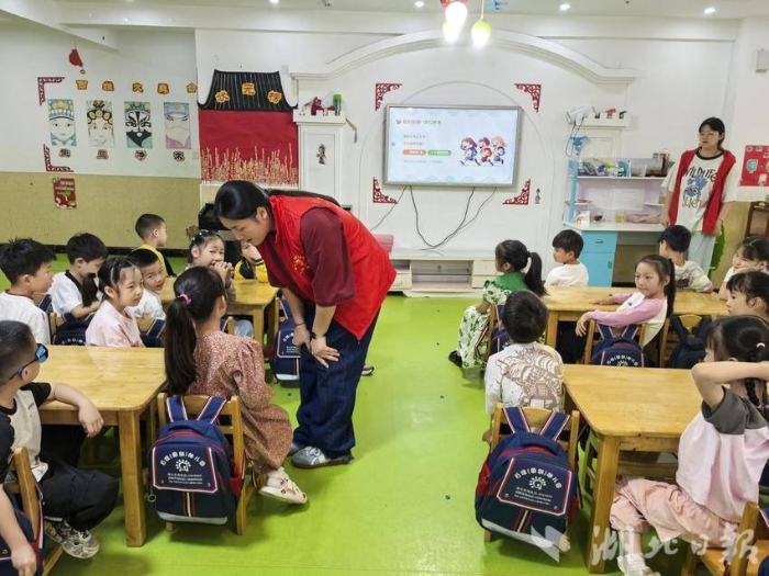 “情绪魔法师”进幼儿园 为童心装上“心理加油站”(1).docx